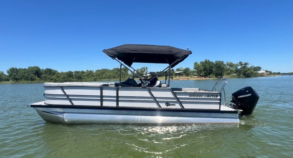 200hp Massimo Lounge Limited Tritoon 200hp Massimo Lounge Limited Tritoon